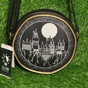 HARRY POTTER Hogswart Castle Glow in the Dark Crossbody Purse by Bioworld NWT